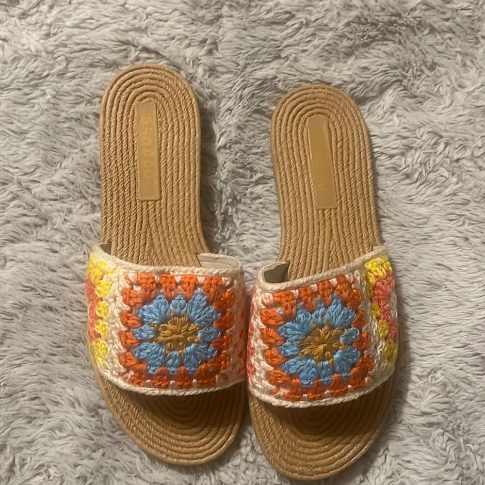 DO NOT PURCHASE!! ON HOLD!!  Bamboo Women’s Slides size 7.5